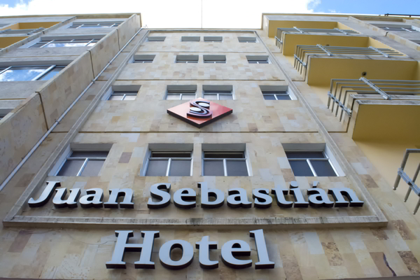 Disfrute de un ambiente agradable en nuestro exclusivo Hotel Juán Sebastián
